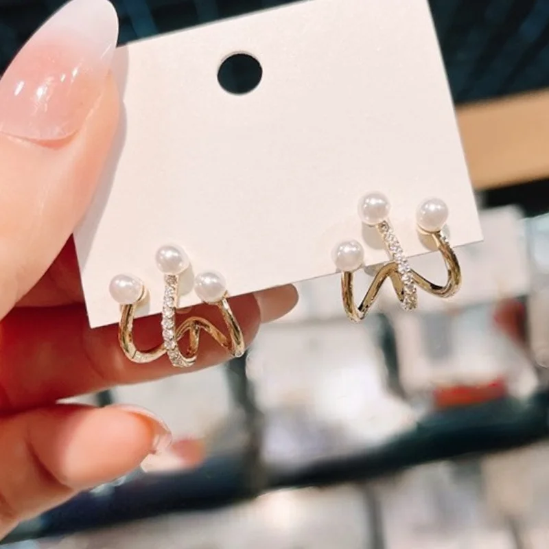 Женские серьги с искусственным жемчугом, со стразами
Женские серьги с искусственным жемчугом, со стразами