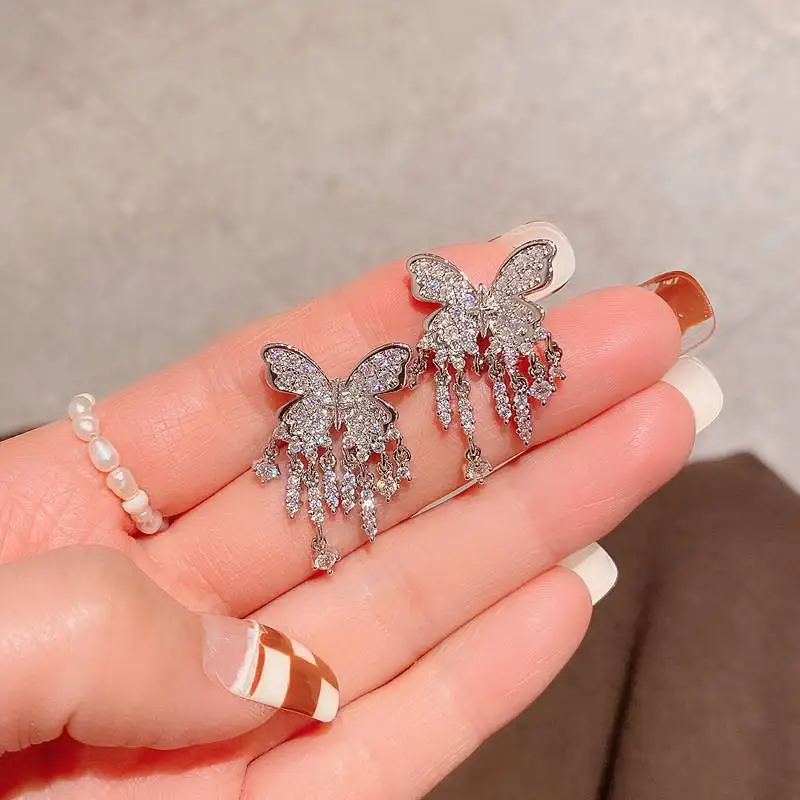 2022 New Trend Full Zircon Butterfly Tassel Earrings Women's Temperament Fashion 925 Silver Needle Stud Earring For Teens
2022 New Trend Full Zircon Butterfly Tassel Earrings Women's Temperament Fashion 925 Silver Needle Stud Earring For Teens
