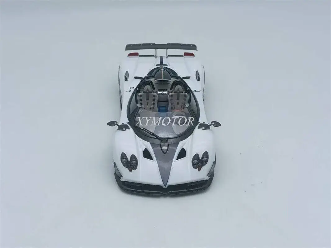 Новинка 1/18 ЖК-дисплей для Pagani Zonda литая модель автомобиля белые игрушки подарки дисплей Коллекция украшения дисплей хобби
Новинка 1/18 ЖК-дисплей для Pagani Zonda литая модель автомобиля белые игрушки подарки дисплей Коллекция украшения дисплей хобби