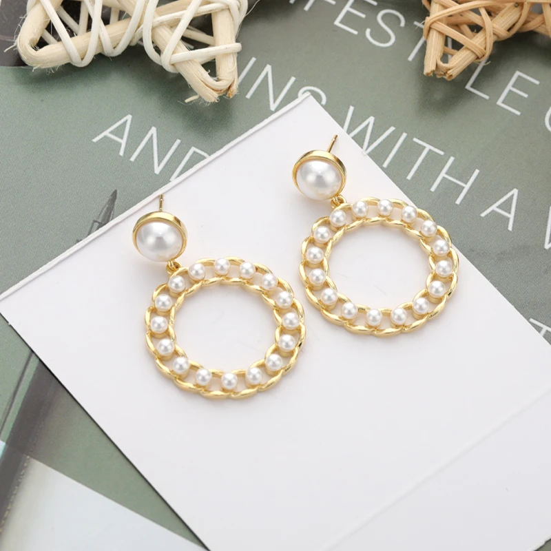 Fashion Round Pearl Stud Earring Exquisite 925 Silver Needle Earrings Classic Simple Women Wedding Party Fine Jewelry Set 
Fashion Round Pearl Stud Earring Exquisite 925 Silver Needle Earrings Classic Simple Women Wedding Party Fine Jewelry Set
