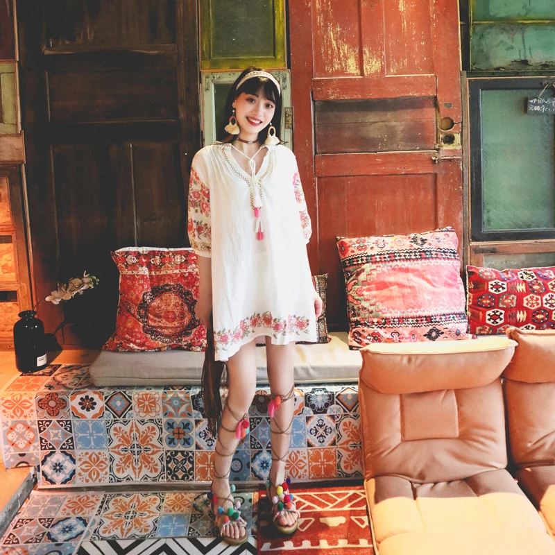 Holiday ethnic wind heavy industry embroidery tassel doll shirt loose seven-point sleeve dress
Holiday ethnic wind heavy industry embroidery tassel doll shirt loose seven-point sleeve dress