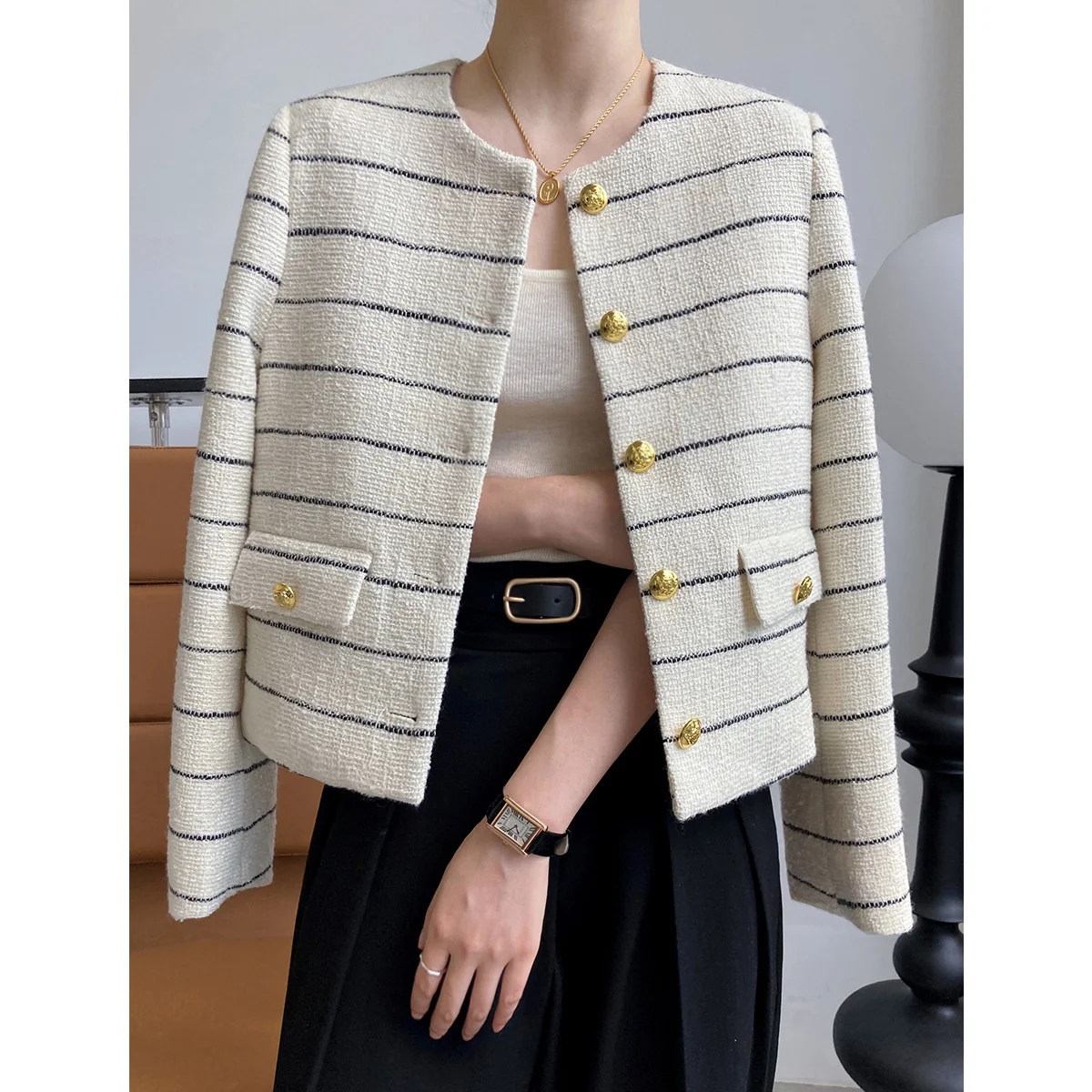 2022 Autumn And Winter New Striped Tweed Short Coat Temperament Women's Cardigan Tops Female Fashion Clothing Stylish Jacket
2022 Autumn And Winter New Striped Tweed Short Coat Temperament Women's Cardigan Tops Female Fashion Clothing Stylish Jacket