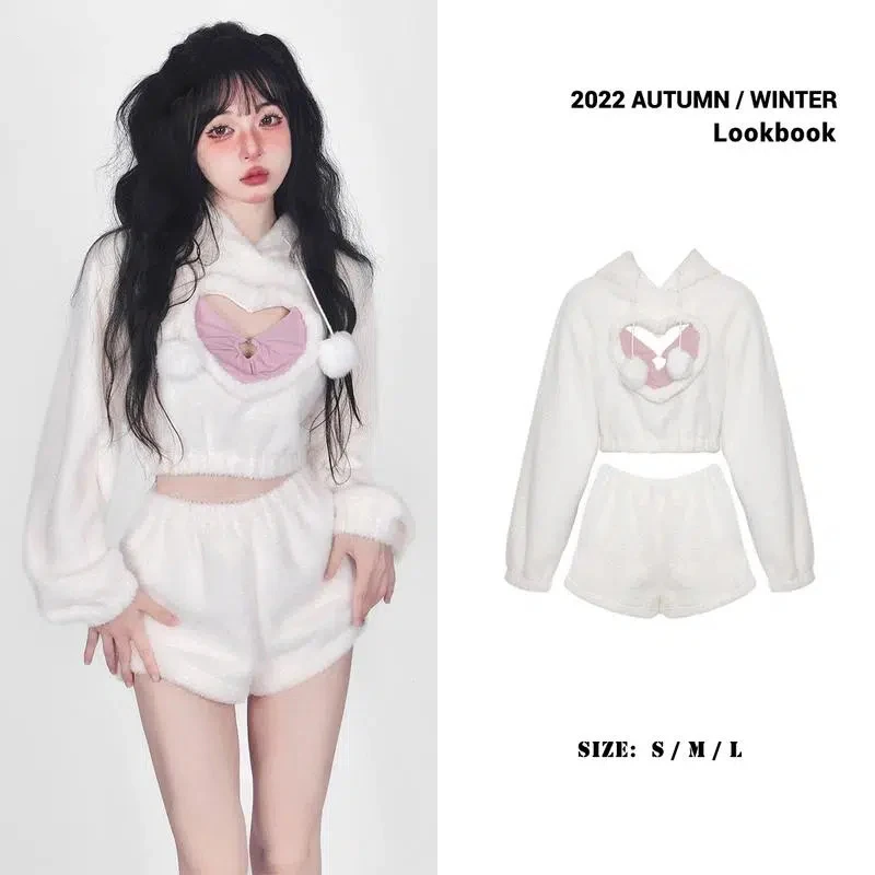 2022 New Cute Little Rabbit Be Careful of Girl Plush Hollow Love Short Hooded Sweater
2022 New Cute Little Rabbit Be Careful of Girl Plush Hollow Love Short Hooded Sweater