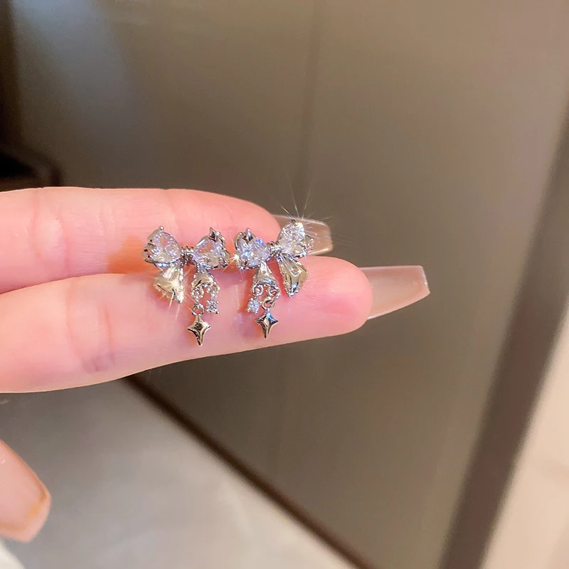 Exquisite Bowknot Stars Stud Earrings for Women Girls Trendy Crystal Zircon Ear Studs S925 Silver Needle Romantic Jewelry
Exquisite Bowknot Stars Stud Earrings for Women Girls Trendy Crystal Zircon Ear Studs S925 Silver Needle Romantic Jewelry