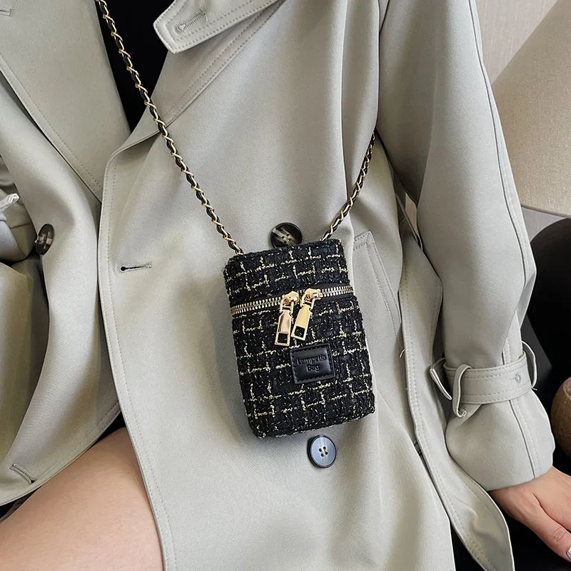 Новая твидовая мини-сумка через плечо с принтом для женщин, повседневная Универсальная женская сумка через плечо с цепочкой для покупок, модная дизайнерская женская сумка
Новая твидовая мини-сумка через плечо с принтом для женщин, повседневная Универсальная женская сумка через плечо с цепочкой для покупок, модная дизайнерская женская сумка