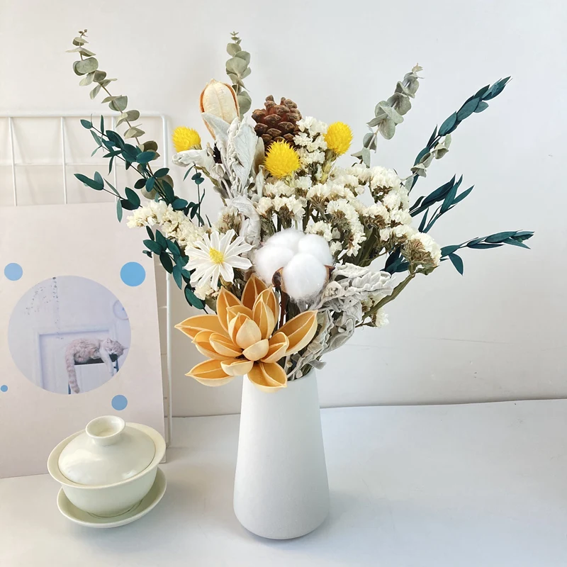 Chinese Real Bouquet Natural Air Dried Eucalyptus Leaf Living Room Desktop Flowers Light Luxury Home Dry Flower Decoration
Chinese Real Bouquet Natural Air Dried Eucalyptus Leaf Living Room Desktop Flowers Light Luxury Home Dry Flower Decoration