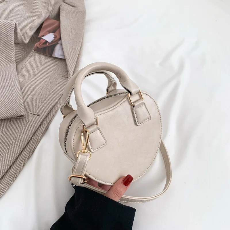 Luxury Designer Top-handbag Women Heart-shaped Crossbody Bag Pu Leather Ladies Chain Shoulder Bag Fashion Small Purse and Clutch
Luxury Designer Top-handbag Women Heart-shaped Crossbody Bag Pu Leather Ladies Chain Shoulder Bag Fashion Small Purse and Clutch