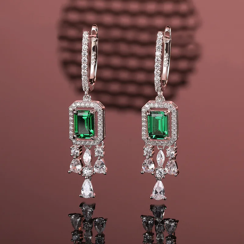 S925 sterling silver high carbon diamond ice cut luxury tassel pendant earrings inlaid with green gemstones vintage jewelry
S925 sterling silver high carbon diamond ice cut luxury tassel pendant earrings inlaid with green gemstones vintage jewelry