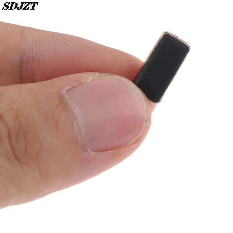 4 шт., резиновые ножки для HP 8460P 8460W 8470P 8470W 
4 шт., резиновые ножки для HP 8460P 8460W 8470P 8470W