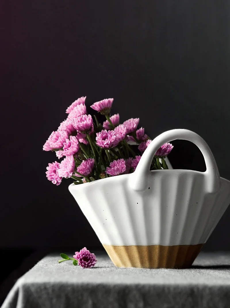 Handmade Ceramic Vase Retro Furnishings Stoneware Vase Living Room Dried Flower Decoration Furnishings Ornaments Flower Holder
Handmade Ceramic Vase Retro Furnishings Stoneware Vase Living Room Dried Flower Decoration Furnishings Ornaments Flower Holder