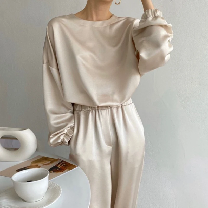 Khaki Glossy Tops + Elastic Waist Pants Women Chic Vintage 2 Piece Sets 2022 Summer Loose Streetwear Korean Pants Sets Women
Khaki Glossy Tops + Elastic Waist Pants Women Chic Vintage 2 Piece Sets 2022 Summer Loose Streetwear Korean Pants Sets Women