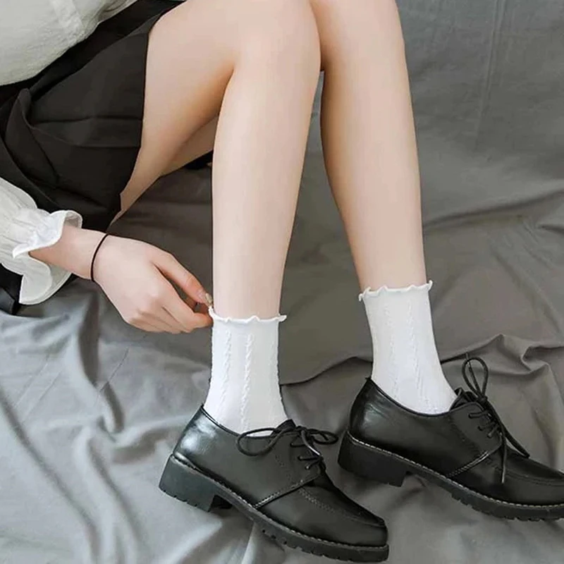 White Lace Socks Girls Sweet Short Socks Hollow Out Breathable Tube Socks Soft Comfortable Cotton Female Socks
White Lace Socks Girls Sweet Short Socks Hollow Out Breathable Tube Socks Soft Comfortable Cotton Female Socks