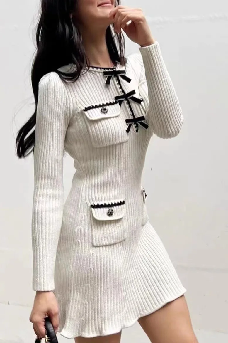Women Bow O-Neck Bright Silk Ruffled Waist Long Sleeve Pockets Mini Knitted Slim Autumn Winter Dress
Women Bow O-Neck Bright Silk Ruffled Waist Long Sleeve Pockets Mini Knitted Slim Autumn Winter Dress