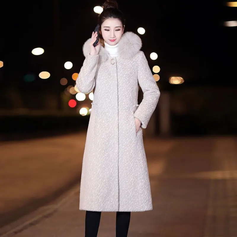 Женское шерстяное пальто, новинка весны 2023, хлопковое утолщенное бархатное пальто средней длины из норки, теплые темпераментные золотистые Соболиные пуховые пальто для женщин
Женское шерстяное пальто, новинка весны 2023, хлопковое утолщенное бархатное пальто средней длины из норки, теплые темпераментные золотистые Соболиные пуховые пальто для женщин