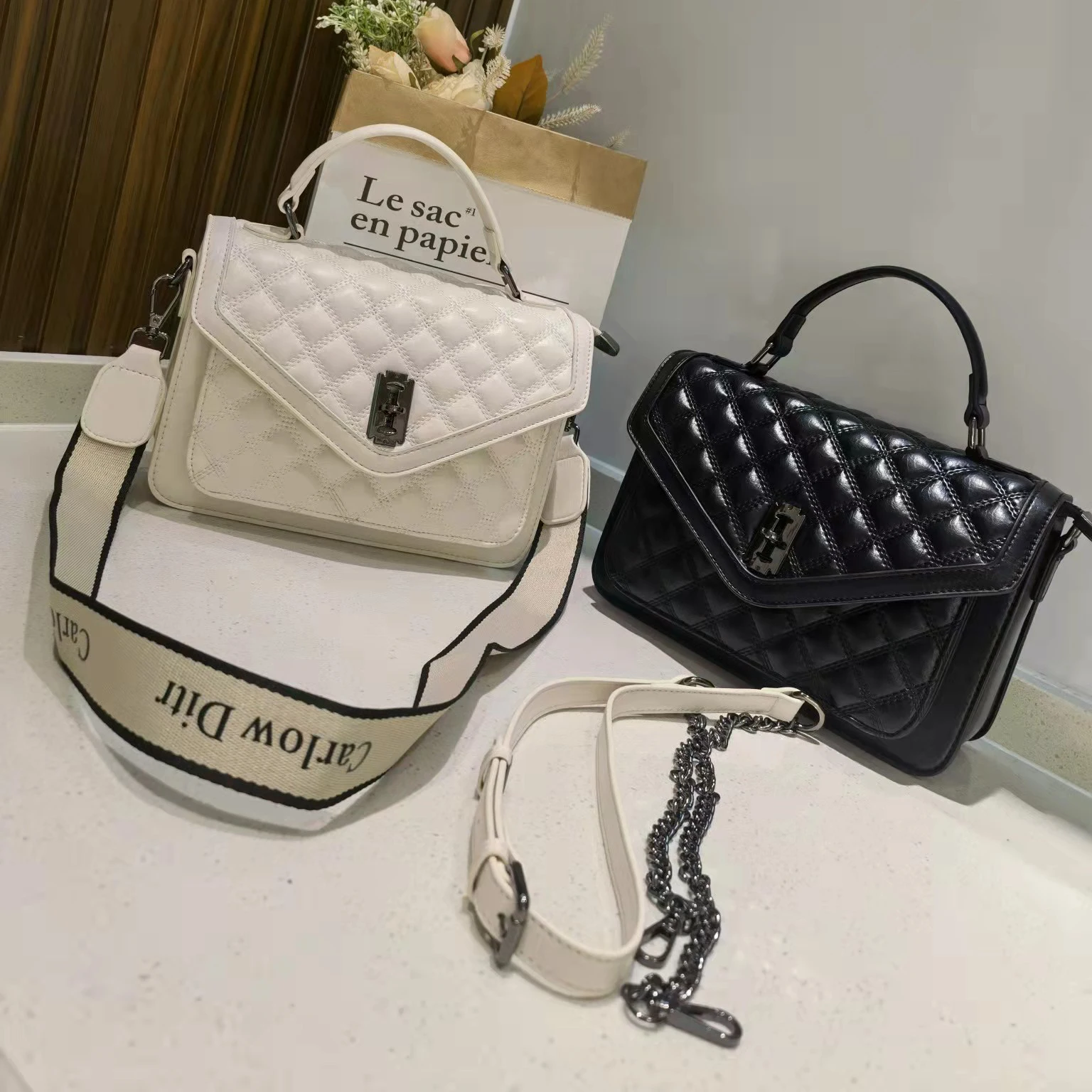 2022 Luxury Designer Women Handbag Diamond Lattice Elegant PU Leather Shoulder Bag Simple Atmosphere Crossbody Bags For Women
2022 Luxury Designer Women Handbag Diamond Lattice Elegant PU Leather Shoulder Bag Simple Atmosphere Crossbody Bags For Women