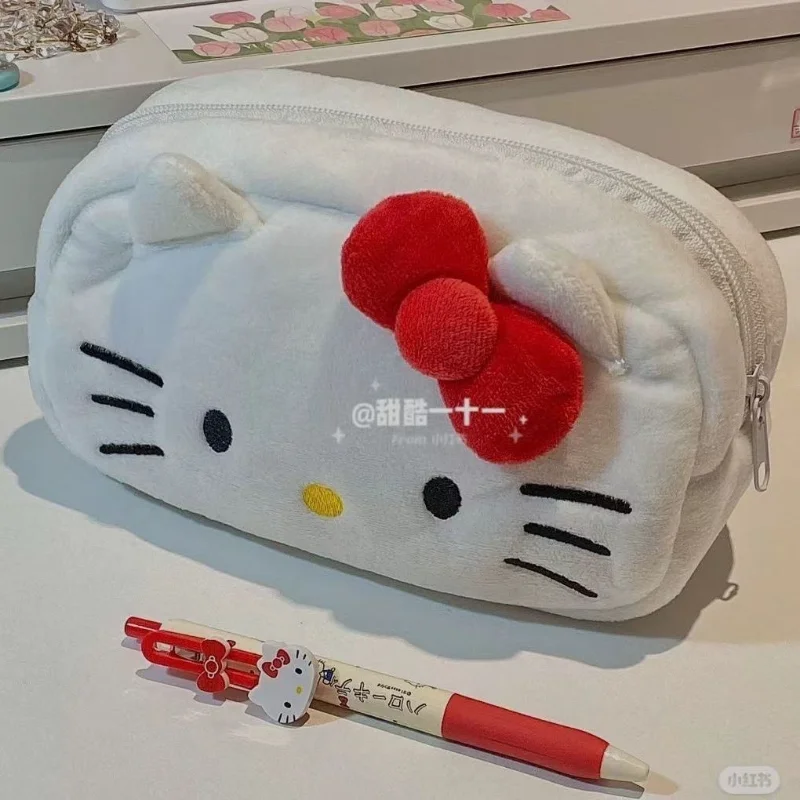 Kawaii Sanrioed Anime Cartoon series HelloKitty Cute Fashion Soft plush Cosmetic bag coin purse Stationery Pencil Case gift
Kawaii Sanrioed Anime Cartoon series HelloKitty Cute Fashion Soft plush Cosmetic bag coin purse Stationery Pencil Case gift