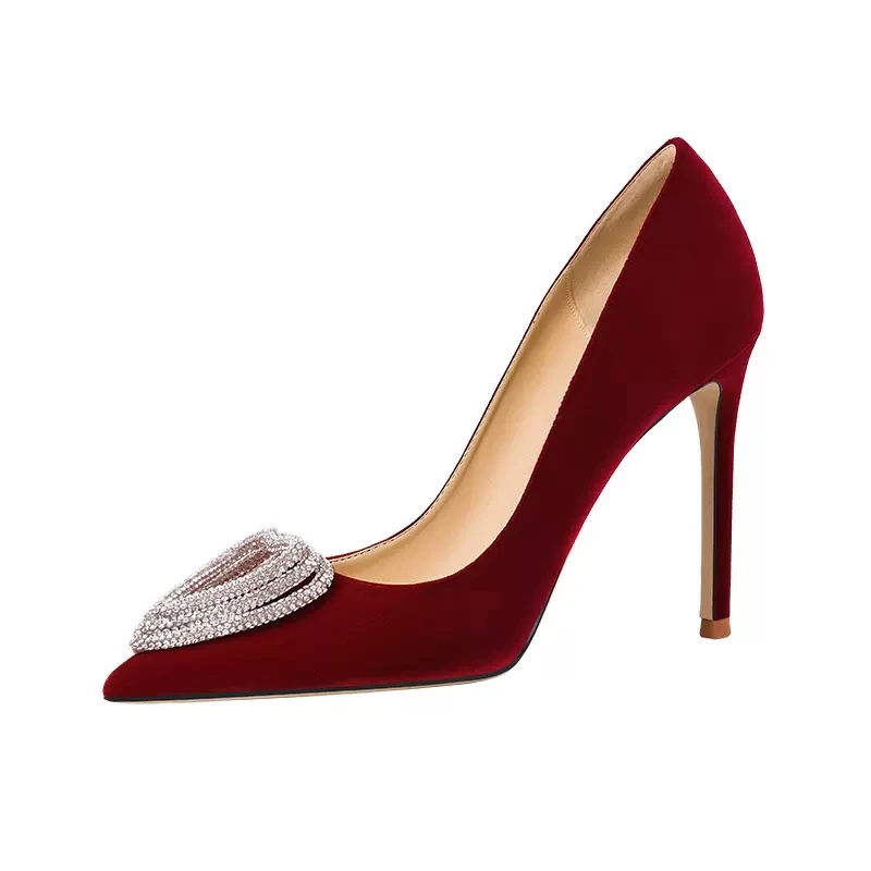 Spring and summer new sexy pointy red suede rhinestone single shoes thin high-heeled banquet dress large small women's shoes
Spring and summer new sexy pointy red suede rhinestone single shoes thin high-heeled banquet dress large small women's shoes