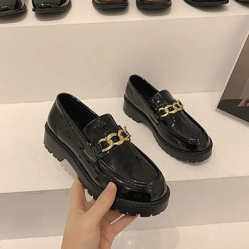 Small leather shoes female British style 2022 new all-match high-heeled loafer shoes black flat retro single shoes spring
Small leather shoes female British style 2022 new all-match high-heeled loafer shoes black flat retro single shoes spring