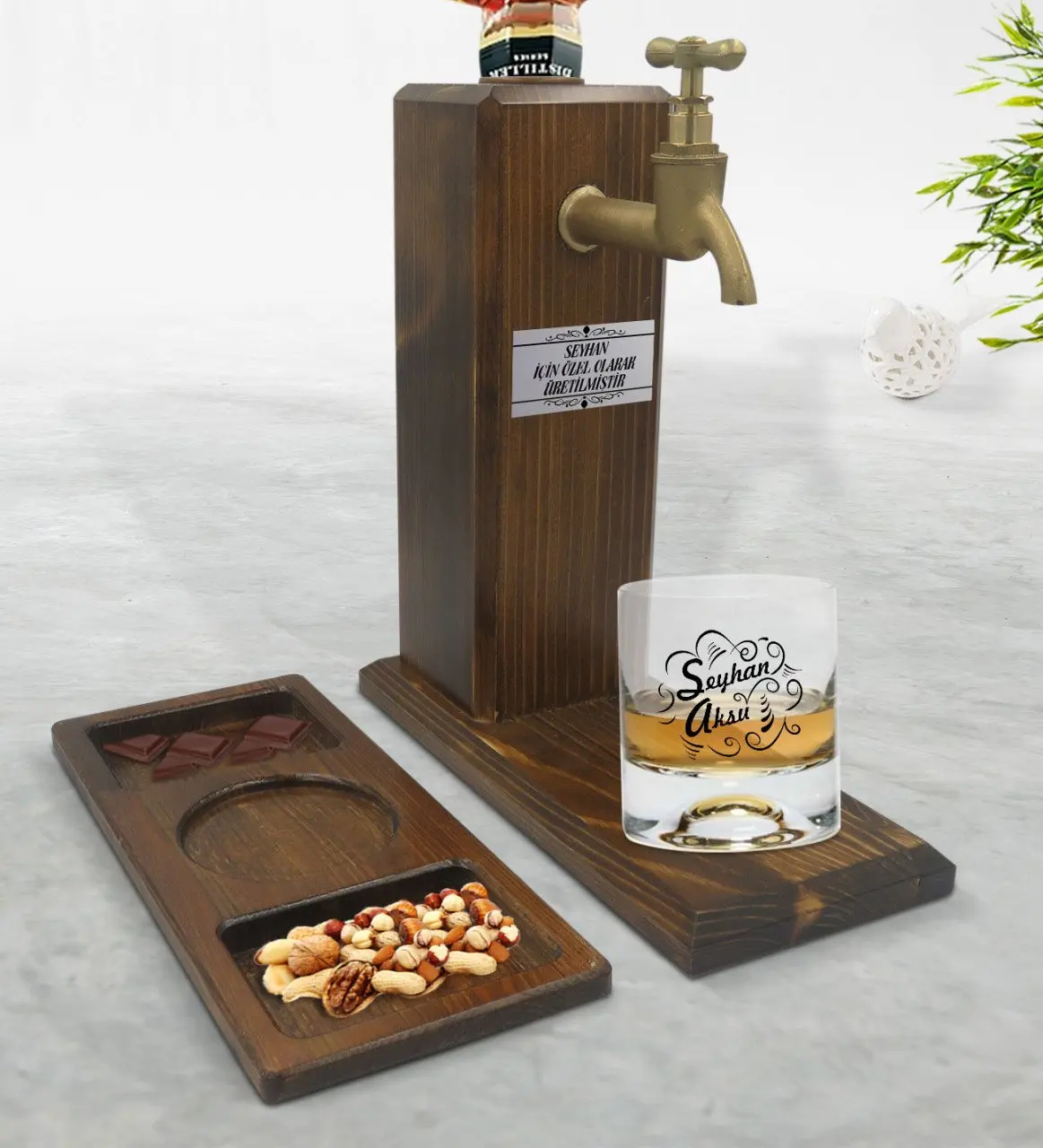 Personalized İsimli Whisky Cup & Tap Natural Wood Stand & Solid Wood Rectangle Presentation Tabağı Confectionary Gift Seti-6 
Personalized İsimli Whisky Cup & Tap Natural Wood Stand & Solid Wood Rectangle Presentation Tabağı Confectionary Gift Seti-6
