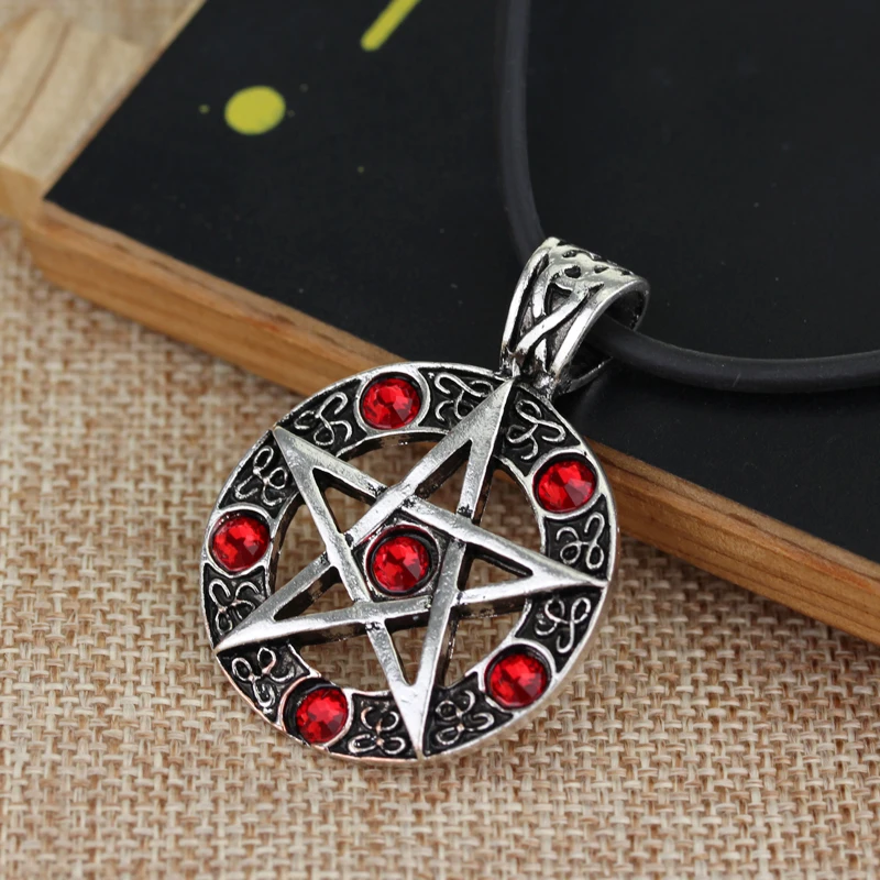 Fashion Pentacle Five-Pointed Star Pendant Necklace Vintage Pentagram Gothic Jewelry Rope Chain Gifts for Friends
Fashion Pentacle Five-Pointed Star Pendant Necklace Vintage Pentagram Gothic Jewelry Rope Chain Gifts for Friends