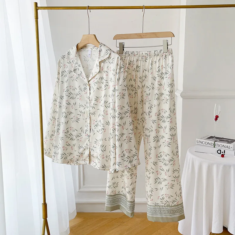 Sexy Floral Leaves Printed High-Grade Ice Silk Satin Women Sleepwear Long Sleeve Shirt Pants 2Pcs Homewear Female Pajamas Set
Sexy Floral Leaves Printed High-Grade Ice Silk Satin Women Sleepwear Long Sleeve Shirt Pants 2Pcs Homewear Female Pajamas Set