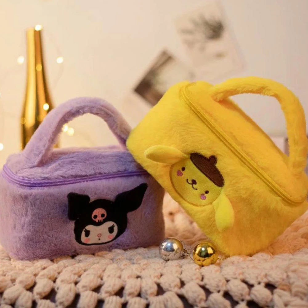 Sanrioed плюшевые косметички Kuromi Kawaii мешок для хранения мультфильм аниме My Melody косметичка Cinnamoroll Портативные подарки для путешествий
Sanrioed плюшевые косметички Kuromi Kawaii мешок для хранения мультфильм аниме My Melody косметичка Cinnamoroll Портативные подарки для путешествий