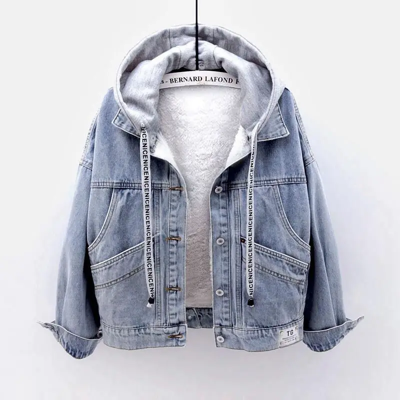 Autumn and Winter Cotton Clothes and Cashmere Thick Denim Coat Women Short Hat Warm Lamb Cashmere Cotton Clothing Women
Autumn and Winter Cotton Clothes and Cashmere Thick Denim Coat Women Short Hat Warm Lamb Cashmere Cotton Clothing Women