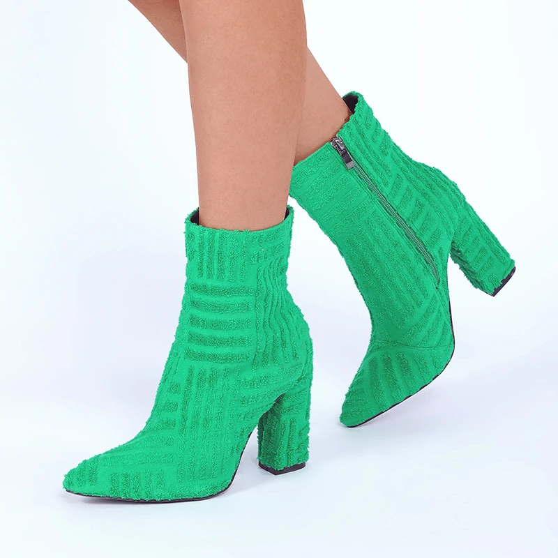 2022 High Heeled Women's Boots with Pointed End Thick Heel Side Zipper Short Tube Boots Snake Pattern Large
2022 High Heeled Women's Boots with Pointed End Thick Heel Side Zipper Short Tube Boots Snake Pattern Large