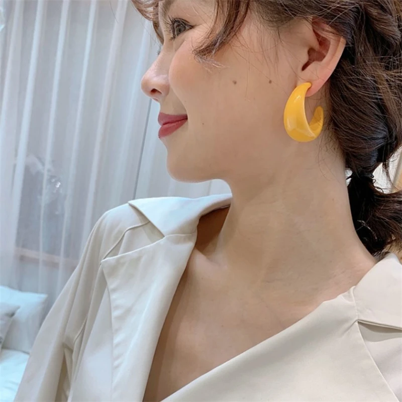 925 silver needle candy color hoop earrings 2022 new trendy acrylic summer white exaggerated C-shaped earrings for ladies
925 silver needle candy color hoop earrings 2022 new trendy acrylic summer white exaggerated C-shaped earrings for ladies