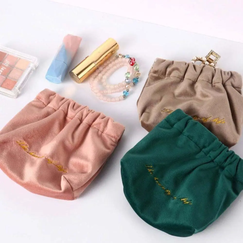 Creative Simple Multifunctional Velvet Lipstick Bag Small Makeup Case Women Cosmetic Bag Storage Bag Travel Toiletry Bag
Creative Simple Multifunctional Velvet Lipstick Bag Small Makeup Case Women Cosmetic Bag Storage Bag Travel Toiletry Bag