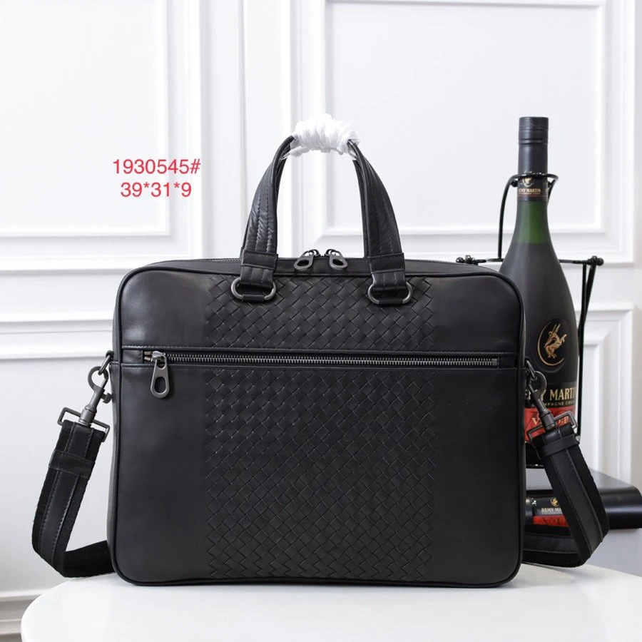 2022 new men's briefcase leather business handbag leather shoulder messenger bag men's leisure computer bag
2022 new men's briefcase leather business handbag leather shoulder messenger bag men's leisure computer bag