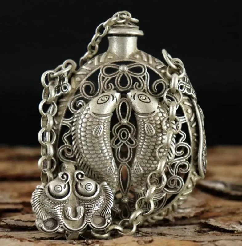 Chinese Old Tibet Silver Copper Carve Hollow Out Pair Fish Delicate Snuff Bottle
Chinese Old Tibet Silver Copper Carve Hollow Out Pair Fish Delicate Snuff Bottle