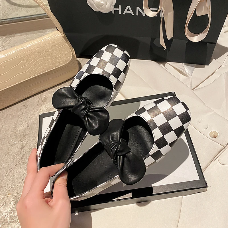 2022 Women's pumps 22-24.5cm Black and white thick grid bow Microfiber upper mary jane shoes womens shoes dancing shoes
2022 Women's pumps 22-24.5cm Black and white thick grid bow Microfiber upper mary jane shoes womens shoes dancing shoes