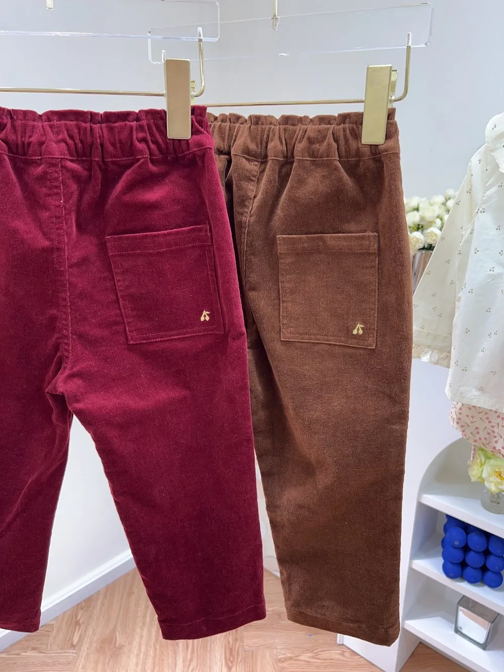 Autumn Winter New Products Boys and Girls' Leisure Pants Cherry embroidery Corduroy trousers
Autumn Winter New Products Boys and Girls' Leisure Pants Cherry embroidery Corduroy trousers