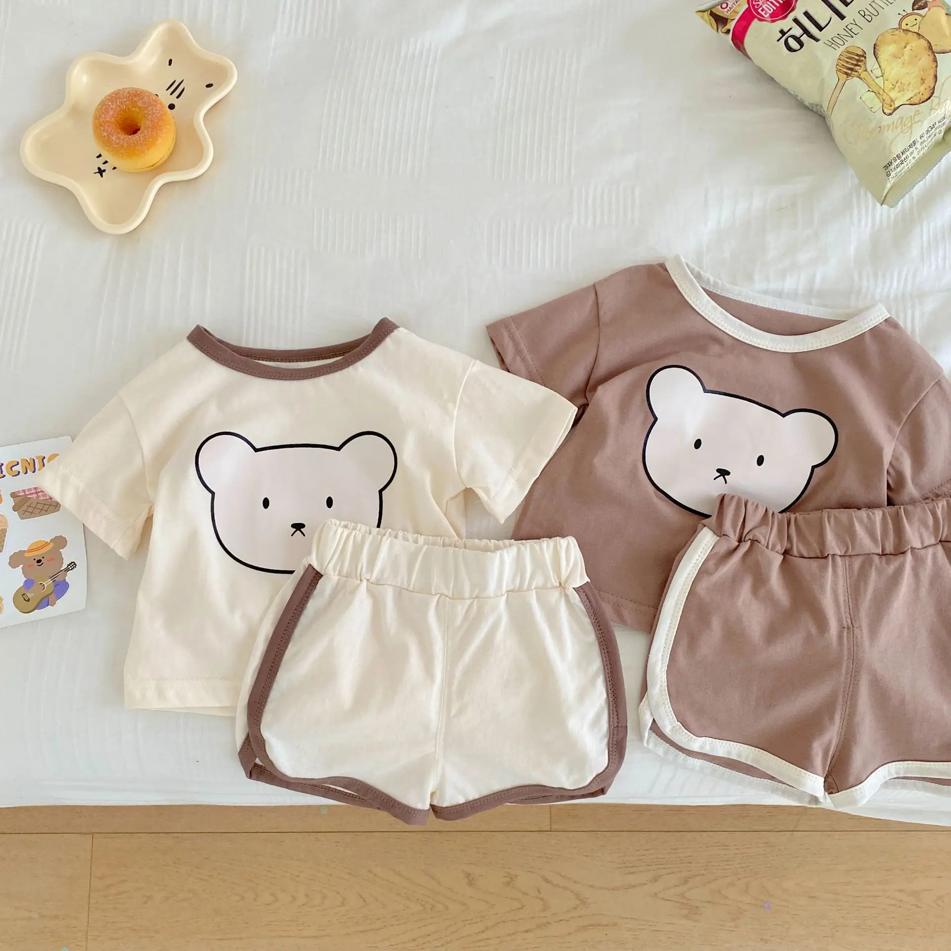 2022 Summer Short Sleeve Baby Boys Clothing Sets Toddler Girls Printed Bear Cartoon T-Shirts and Shorts 2pcs Children Clothes
2022 Summer Short Sleeve Baby Boys Clothing Sets Toddler Girls Printed Bear Cartoon T-Shirts and Shorts 2pcs Children Clothes