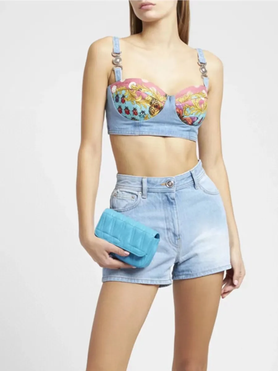 2023 summer new women's print splicing washed short denim undershirt Korean fashion pure cotton high quality women's tops traf
2023 summer new women's print splicing washed short denim undershirt Korean fashion pure cotton high quality women's tops traf