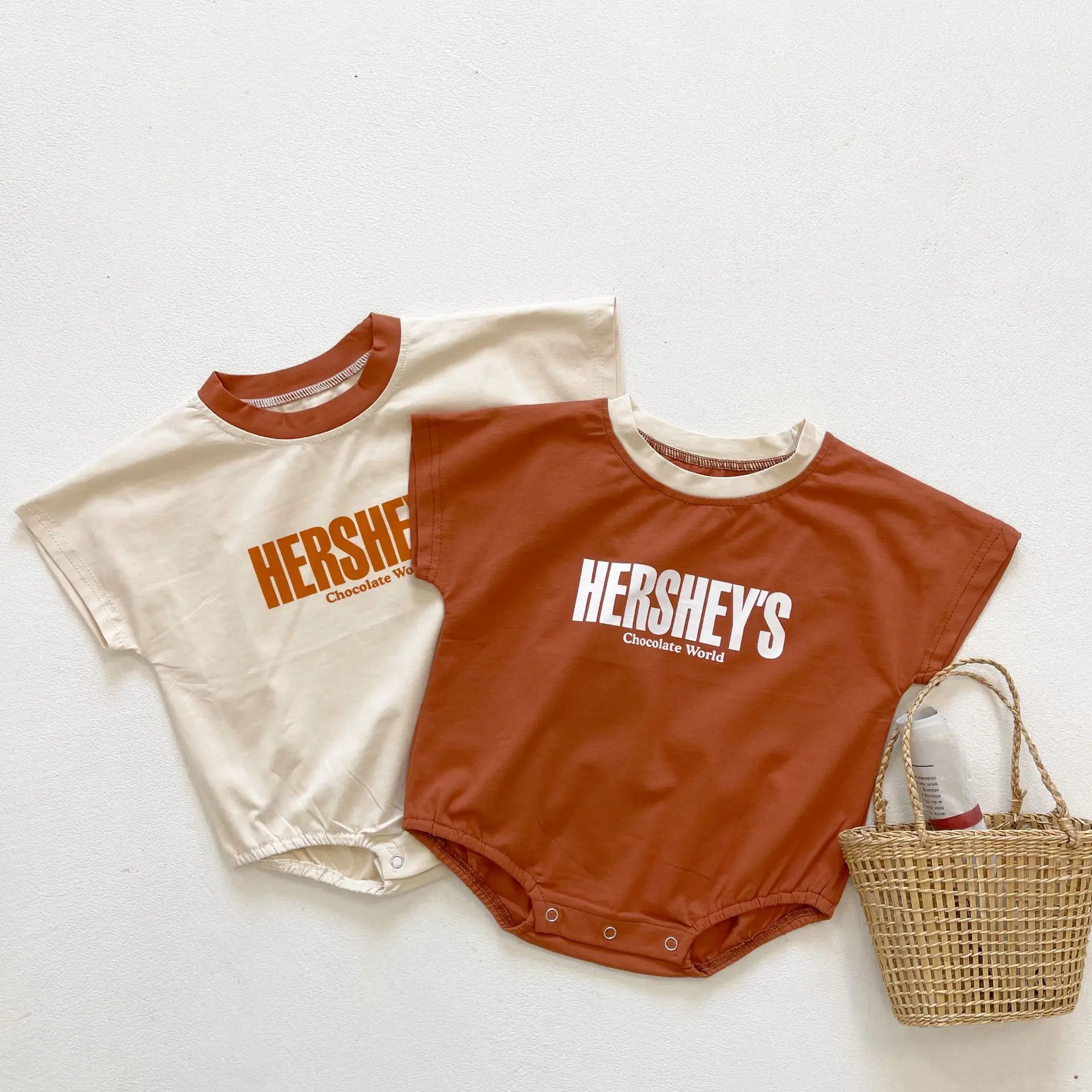 2022 summer baby bat-sleeved romper bag fart clothes color-block printing cotton baby short-sleeved jumpsuit
2022 summer baby bat-sleeved romper bag fart clothes color-block printing cotton baby short-sleeved jumpsuit