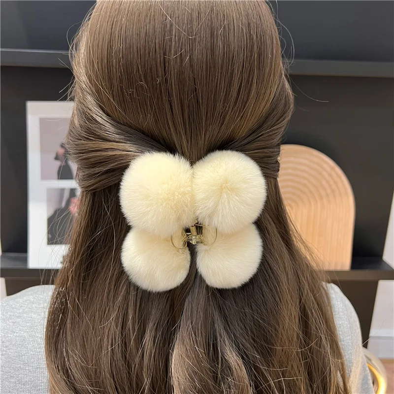 

Korean Plush Hairball Hair Clip Faux Fur Hair Claws Clamps Winter Hairpins Barrette Fashion Women Hairgrips Headwear