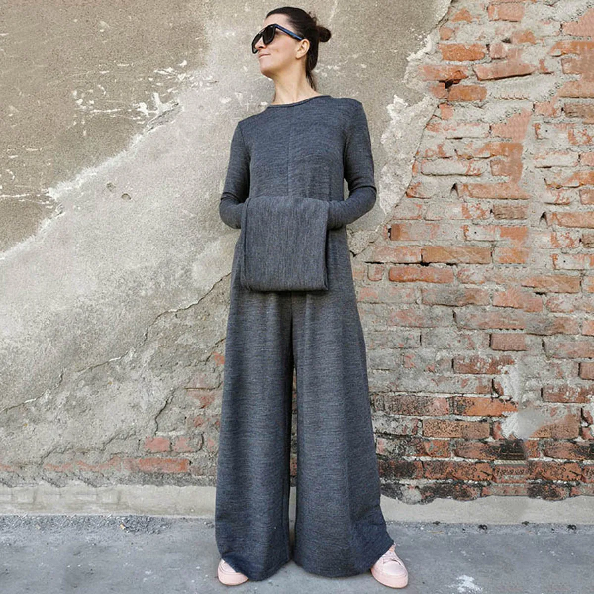 Yeezzi 2022 Spring Women Fashion Two Pieces Casual Split-Joint Heaps Collar Fitness Long Sleeve Wide Leg Female Jumpsuits
Yeezzi 2022 Spring Women Fashion Two Pieces Casual Split-Joint Heaps Collar Fitness Long Sleeve Wide Leg Female Jumpsuits