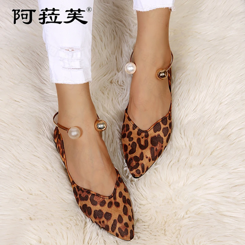 2022 Flats Pointed Toe Pearl Women Shoes Sandals Spring Summer Designer Shallow Dress Casual Woman Loafers Leopard Sexy Mujer
2022 Flats Pointed Toe Pearl Women Shoes Sandals Spring Summer Designer Shallow Dress Casual Woman Loafers Leopard Sexy Mujer