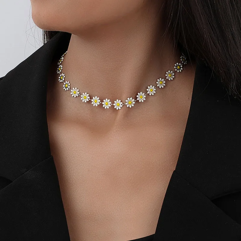 Cute White Daisy Flower Choker Necklace for Women Girls Short Neck Chains Sweet Flower Charm Collar Necklace Jewelry New
Cute White Daisy Flower Choker Necklace for Women Girls Short Neck Chains Sweet Flower Charm Collar Necklace Jewelry New