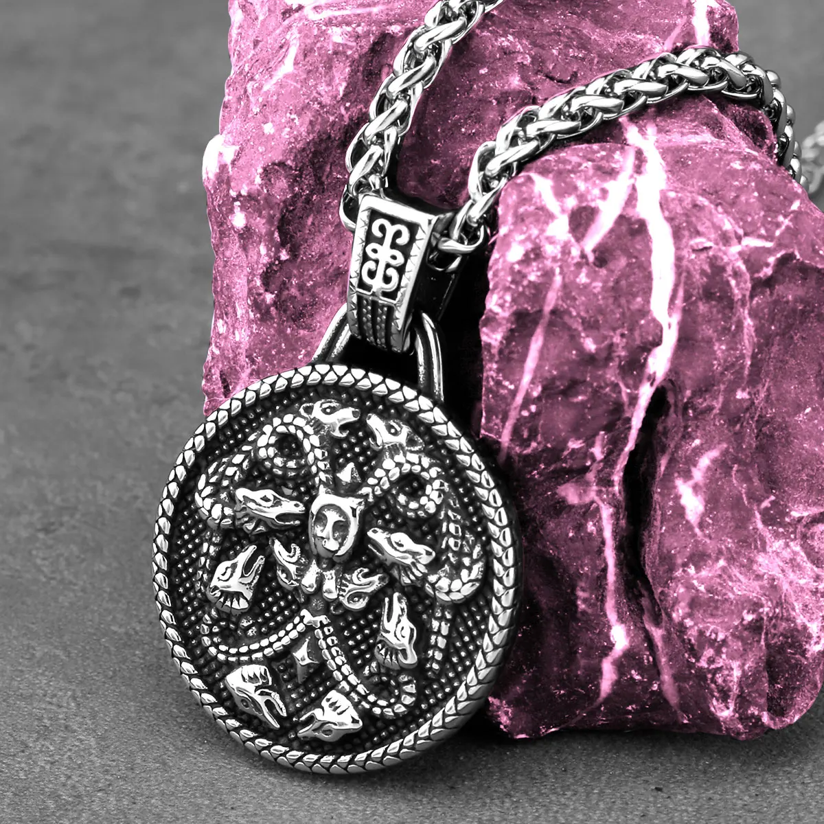 Stainless Steel Greek Faker Medusa Necklace Man and Woman Punk Vintage Pendant Necklace Biker Charm Jewelry Gift Wholesale
Stainless Steel Greek Faker Medusa Necklace Man and Woman Punk Vintage Pendant Necklace Biker Charm Jewelry Gift Wholesale