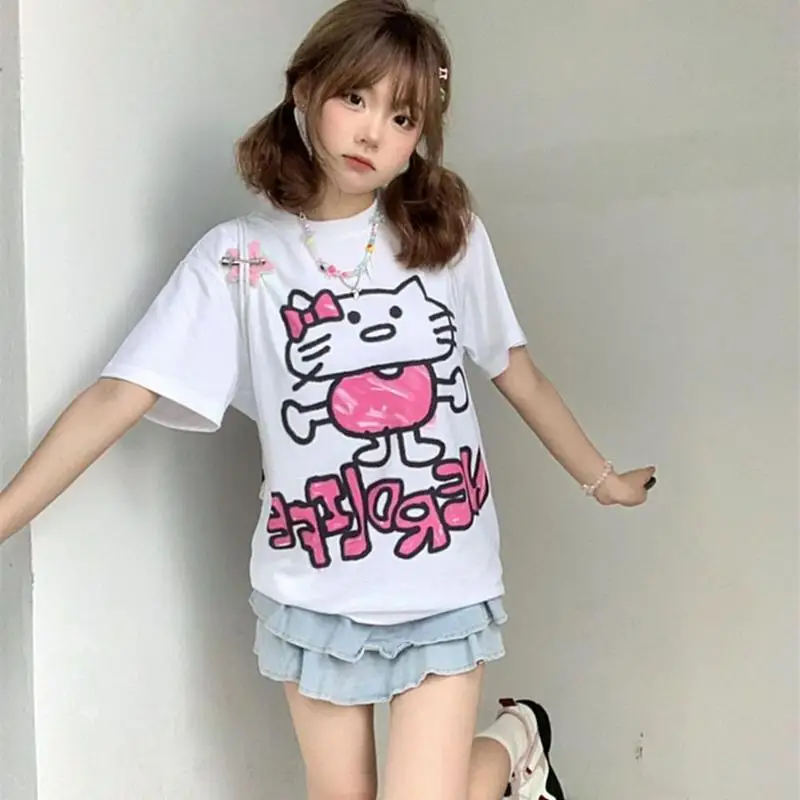 Хлопковая футболка с коротким рукавом Hello Kitty, женский летний топ с аниме Sanrio, милый Свободный Топ с круглым вырезом и коротким рукавом для девушек
Хлопковая футболка с коротким рукавом Hello Kitty, женский летний топ с аниме Sanrio, милый Свободный Топ с круглым вырезом и коротким рукавом для девушек