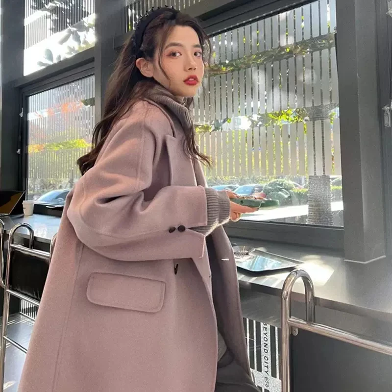 Winter 2022 New Design High-grade Felt Woolen Coat Women's Medium And Long Fashionable Thickened Purple Wool Coat
Winter 2022 New Design High-grade Felt Woolen Coat Women's Medium And Long Fashionable Thickened Purple Wool Coat