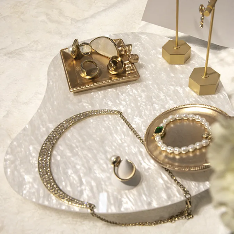Creative Sparkling Earrings Rings Necklace Display Tray Irregular Acrylic Jewelry Cosmetic Ornaments Storage Plate Serving Tray
Creative Sparkling Earrings Rings Necklace Display Tray Irregular Acrylic Jewelry Cosmetic Ornaments Storage Plate Serving Tray
