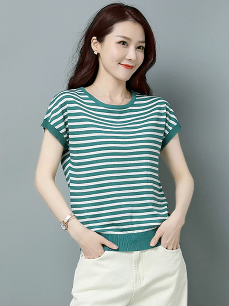 2022 Summer Thin knitted Top Ladies Tee Shirt Femme Striped T Shirt Women Casual Clothing Short Sleeve Tshirt O Neck Camisetas
2022 Summer Thin knitted Top Ladies Tee Shirt Femme Striped T Shirt Women Casual Clothing Short Sleeve Tshirt O Neck Camisetas