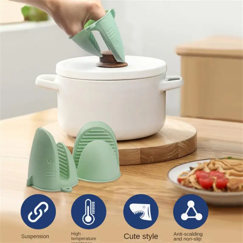 Kitchen Silicone Heat Insulation Clip Anti Scalding Non Slip Insulation Gloves Air Fryer Household Microwave Oven Baking Mitts
Kitchen Silicone Heat Insulation Clip Anti Scalding Non Slip Insulation Gloves Air Fryer Household Microwave Oven Baking Mitts