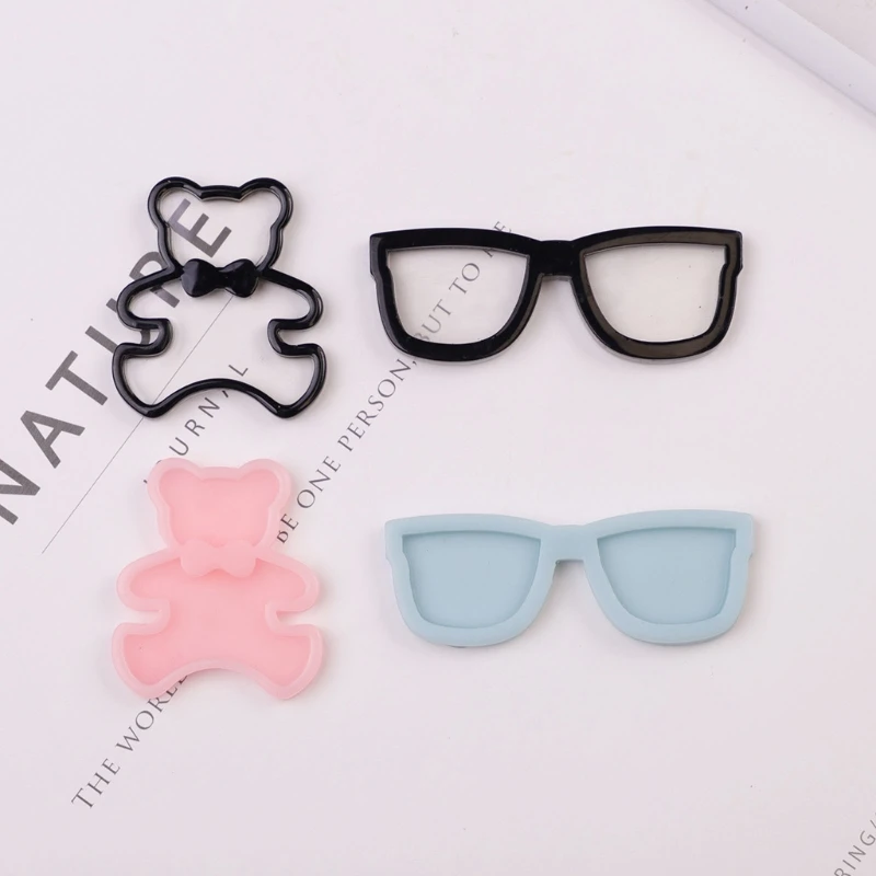 Bear Glasses Epoxy Resin Mold Ornaments Casting Silicone Mould DIY Crafts Jewelry Making Tools
Bear Glasses Epoxy Resin Mold Ornaments Casting Silicone Mould DIY Crafts Jewelry Making Tools
