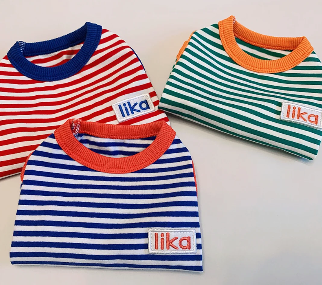 INS wind Korean summer pet clothing summer new three-color stripe contrast color sleeveless vest
INS wind Korean summer pet clothing summer new three-color stripe contrast color sleeveless vest