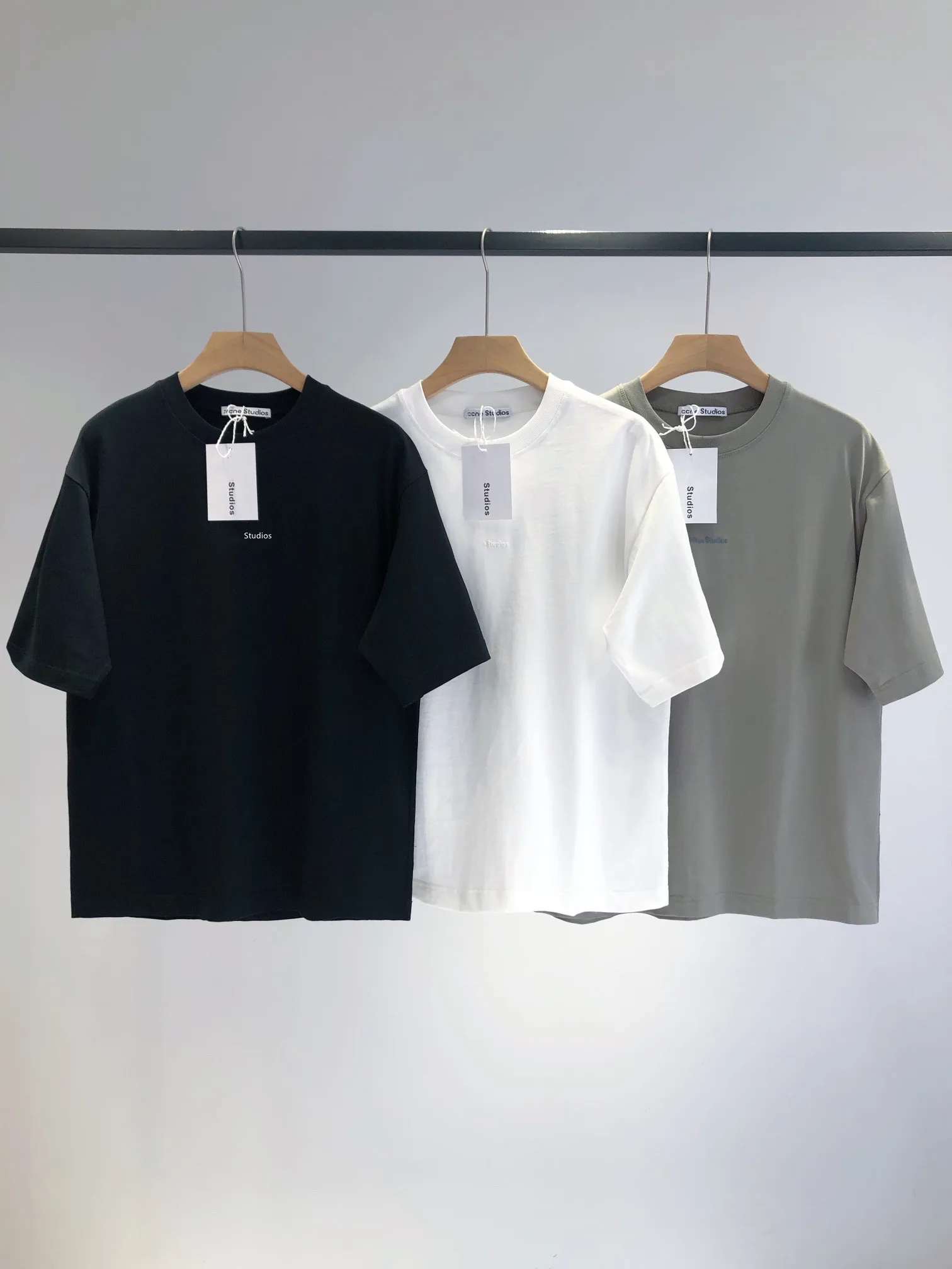 New Studios Summer Lovers Ac Letter Series Smiling Face Slim Round Neck Short Sleeve T-shirt Classic Versatile Tee Casual Top
New Studios Summer Lovers Ac Letter Series Smiling Face Slim Round Neck Short Sleeve T-shirt Classic Versatile Tee Casual Top